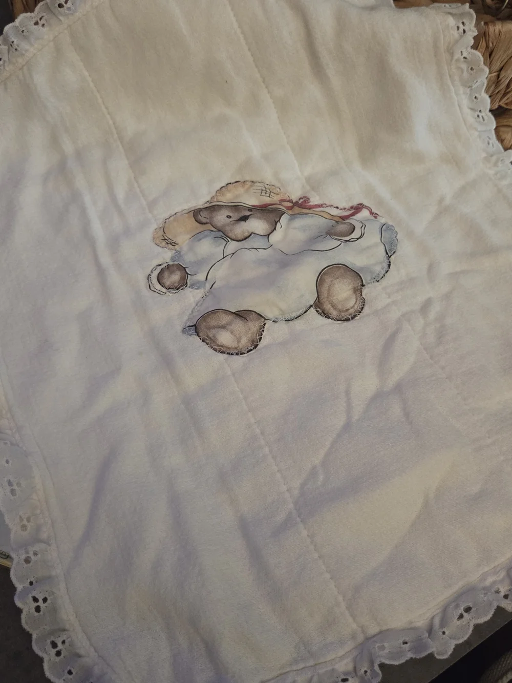 Vintage Dundee Teddy Bear Baby Burp Cloth Eyelet Lace Trim Nursery Linen